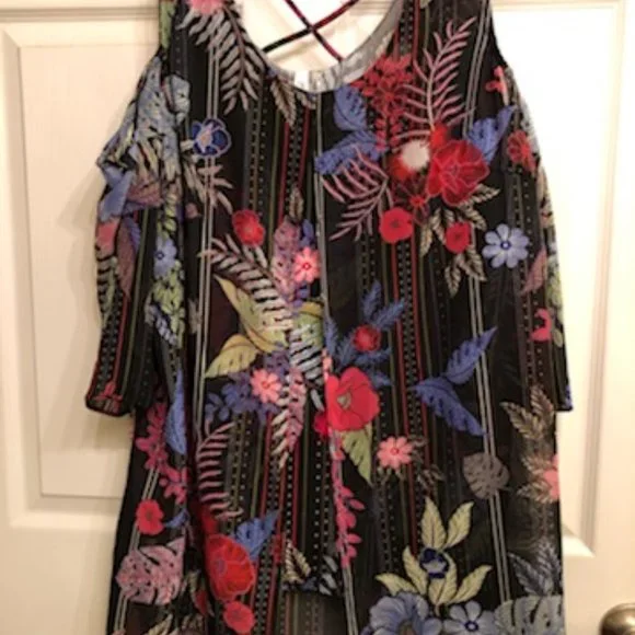 Boscovs | Tops | Womens Black Floral Cold Shoulder Blouse | Poshmark Boscovs | Tops | Womens Black Floral Cold Shoulder Blouse | Poshmark